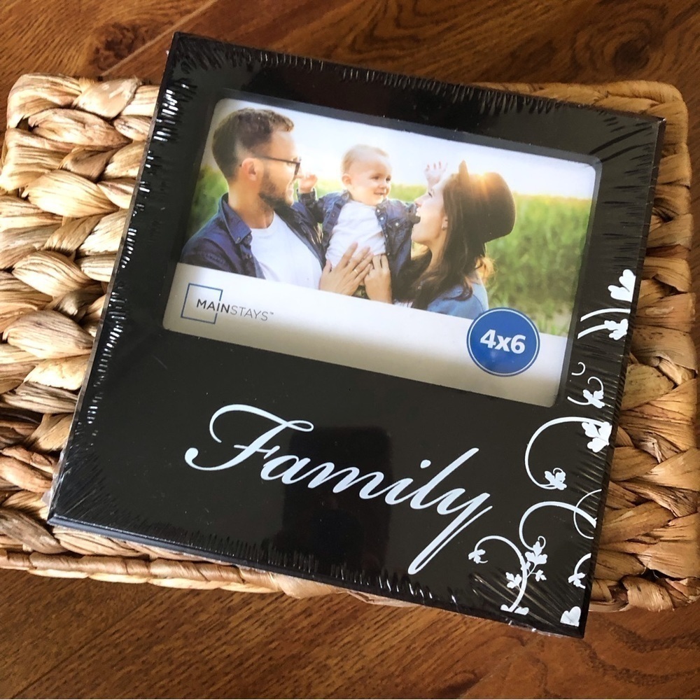 Family 4x6 photo frame